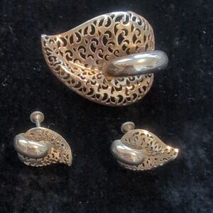 Elegant Gold Filigree Jewelry Set